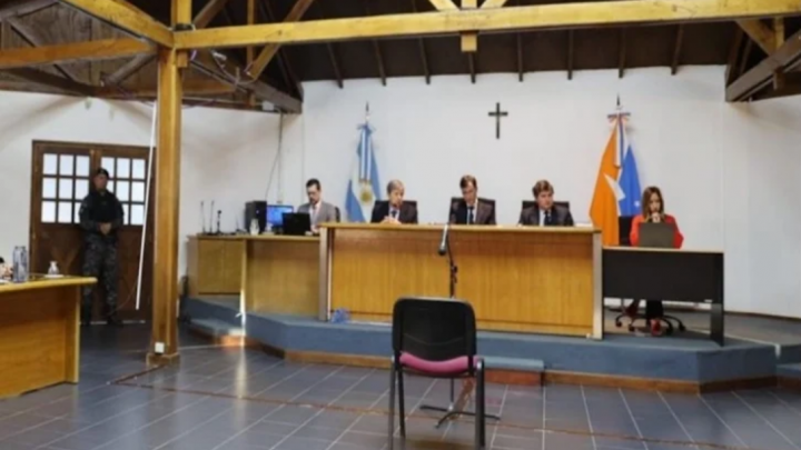 Condenado a 20 años de prision por abusar de su hija en Ushuaia