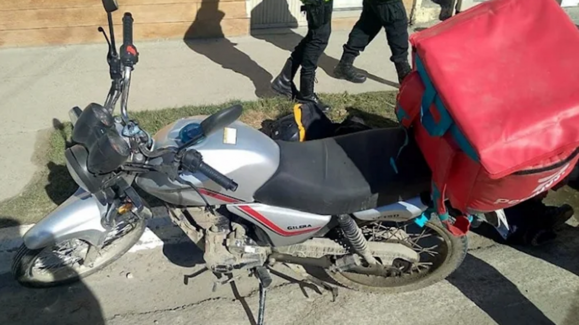 Motociclista lesionado al caerse por esquivar un perro