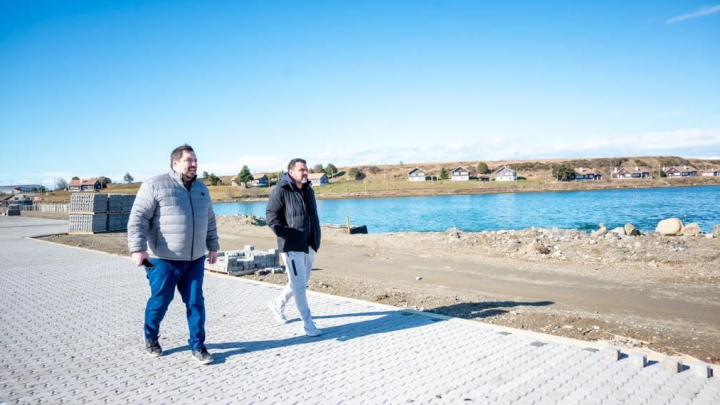 VUOTO EVALUÓ LA MARCHA DE LA OBRA DE LA PASARELA FIQUE
