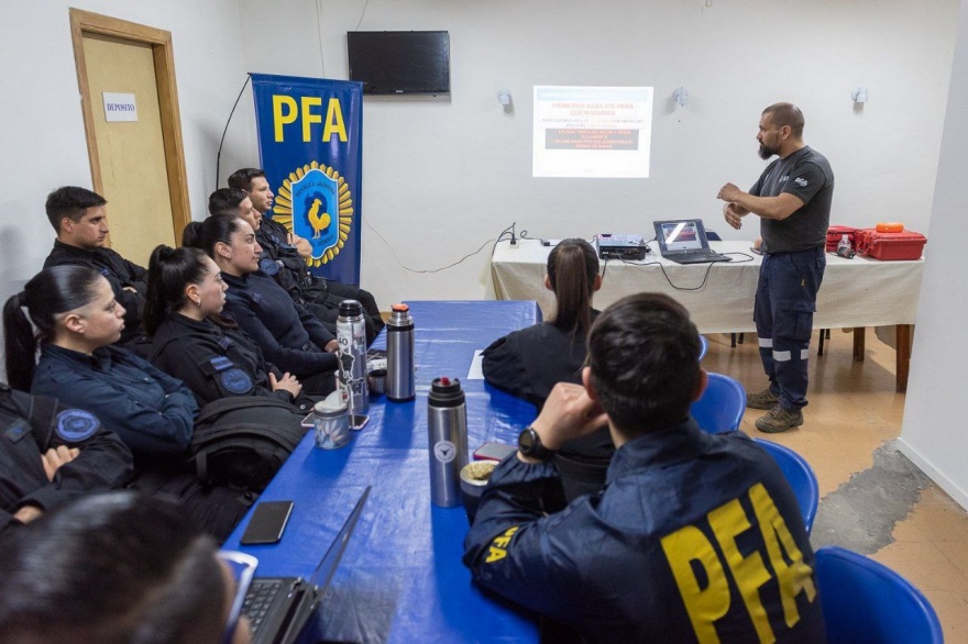 Defensa Civil capacitó a Policia Federal en RCP