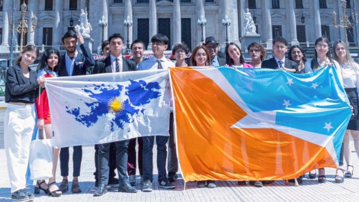 Jovenes fueguinos del Parlamento Juvenil en el Congreso de la Nación
