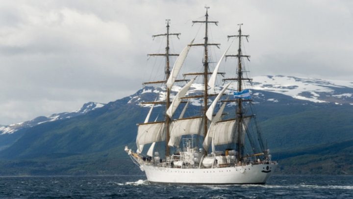 Arribó la Fragata Libertad a Ushuaia: visitas y costos si queres visitarla