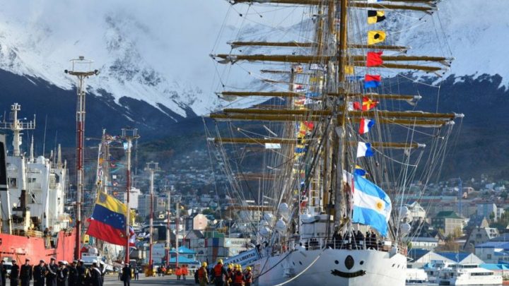Destacaron la solidaridad para que los vecinos visiten la Fragata “libertad”