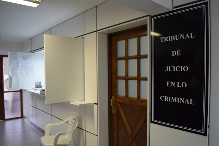 Juicio a sujeto que filmaba a su hijastro menor mientras se bañaba Juicio a sujeto que filmaba a su hijastro menor mientras se bañaba