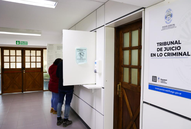 Condenan a 4 años de prisión a un hombre por tenencia de imágenes sexuales de menores Condenan a 4 años de prisión a un hombre por tenencia de imágenes sexuales de menores