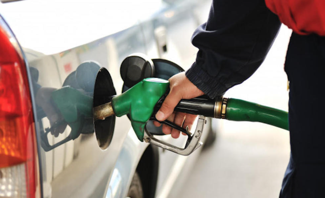 En todo el país hay problemas: Empieza a sufrirse falta de combustible en la provincia