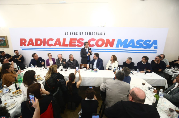 Massa llama a construir «una nueva mayoría»