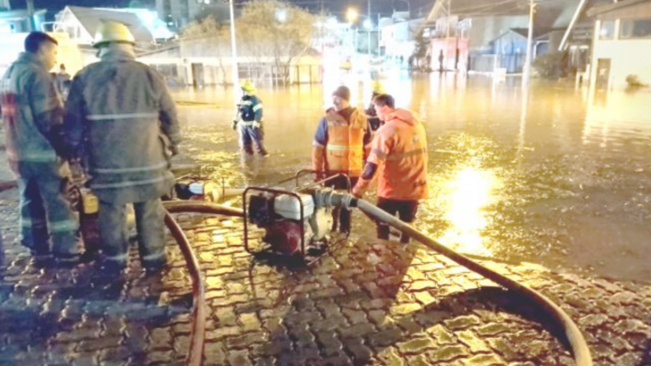 Mareas extraordinarias no causaron heridos pero sí daños materiales