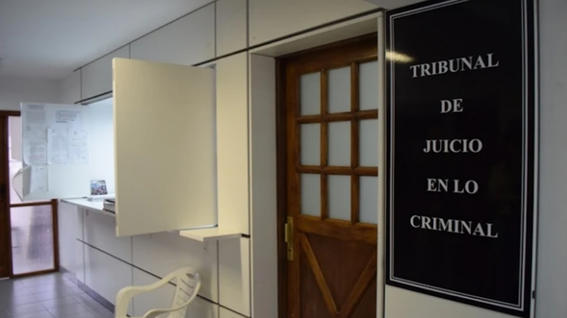 Juicio a sujeto que filmaba a su hijastro menor mientras se bañaba Juicio a sujeto que filmaba a su hijastro menor mientras se bañaba