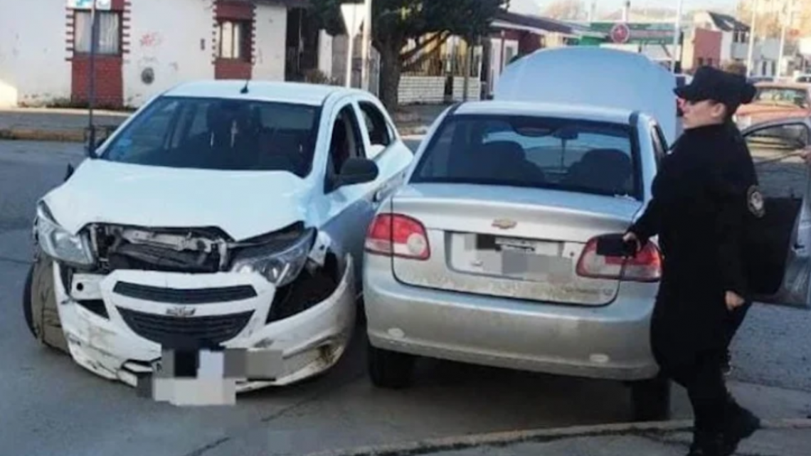 Choque entre un Corsa y un Onix sin lesionados Choque entre un Corsa y un Onix sin lesionados