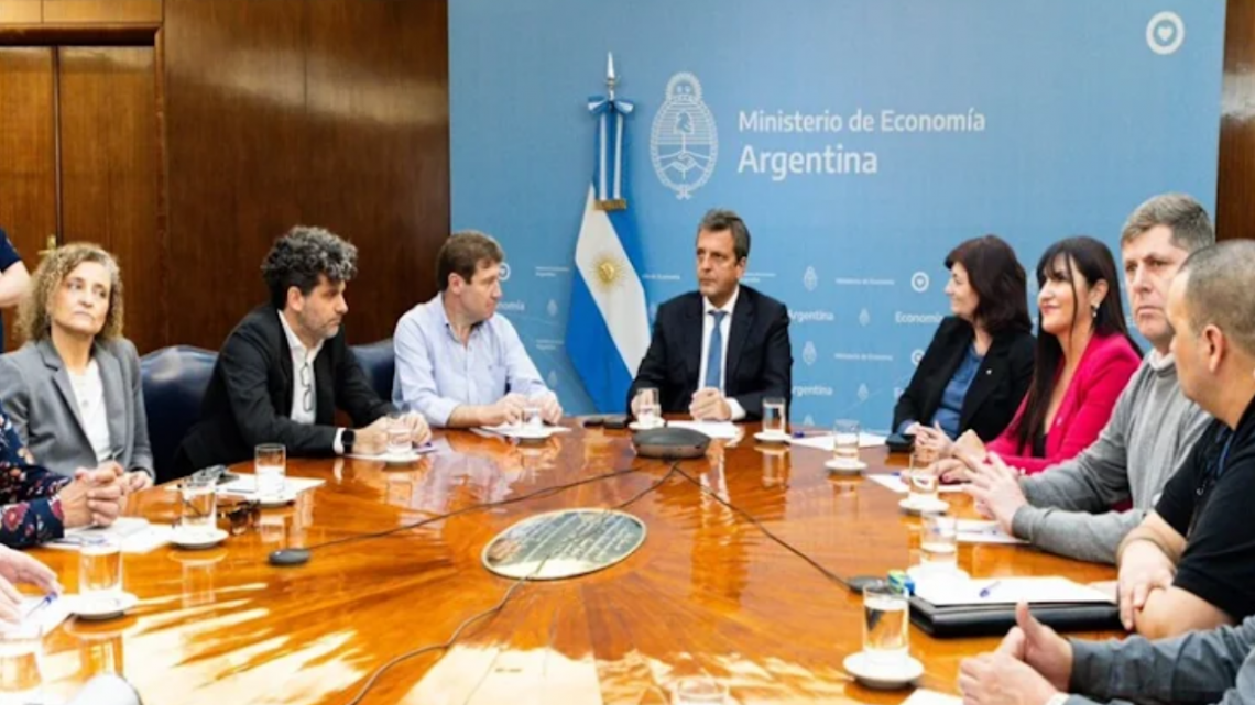 Textiles reclaman a Nacion y la provincia por firma decreto de prorroga del subregimen