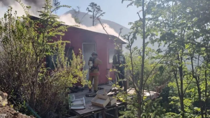 Joven en terapia por incendio en Antiguos Leñadores