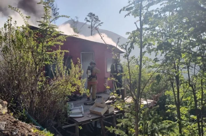 Joven en terapia por incendio en Antiguos Leñadores