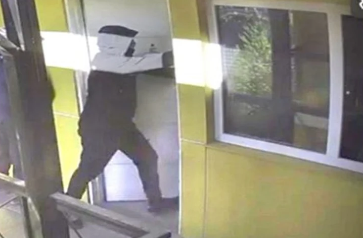 Entradera en Ushuaia, la policía identifico a uno de los autores, el otro esta prófugo