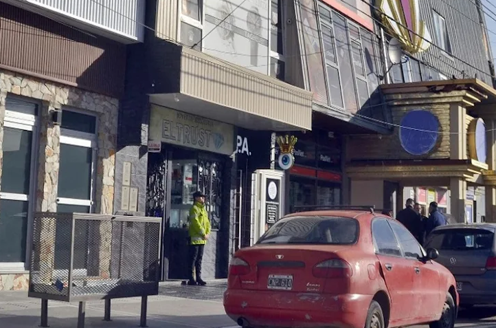 Robo a una joyería en Rio Grande, cuatro detenidos