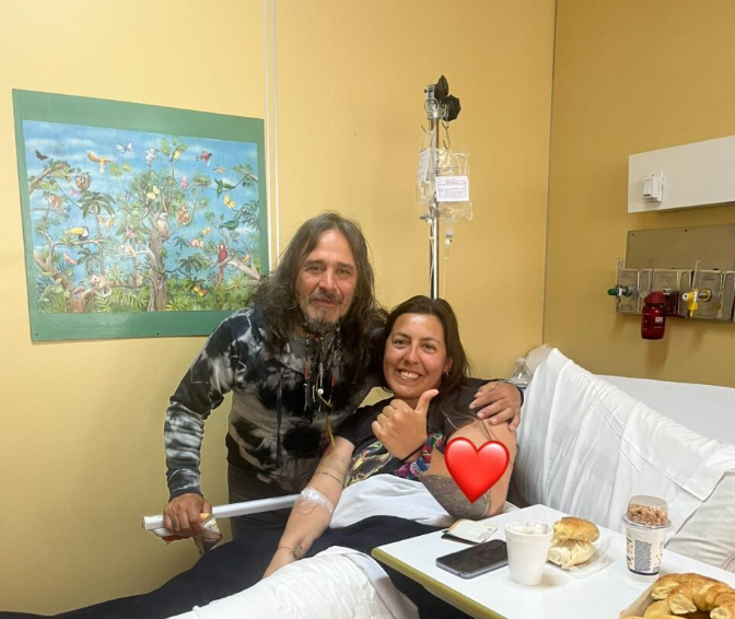Se lesionó en Laguna Turquesa y se perdió el recital de La Renga: la fue a visitar Tete Se lesionó en Laguna Turquesa y se perdió el recital de La Renga: la fue a visitar Tete
