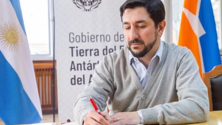 El pago del aguinaldo a los estatales esta asegurado en tiempo y forma