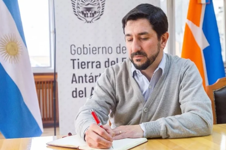 El pago del aguinaldo a los estatales esta asegurado en tiempo y forma