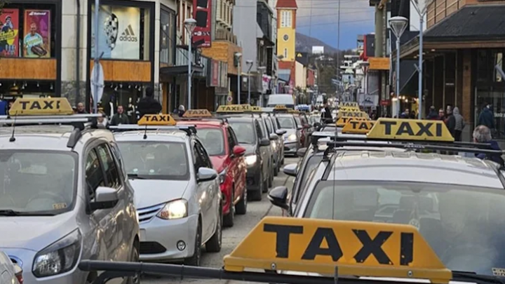 Taxistas de Ushuaia, piden aumento del 50 por ciento en la tarifa