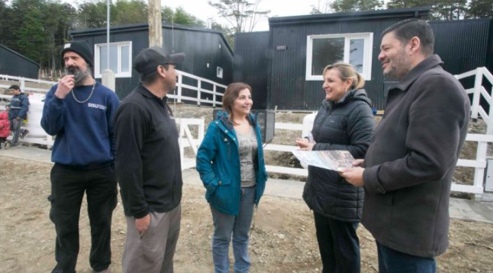 El Municipio entregó viviendas a familias reubicadas