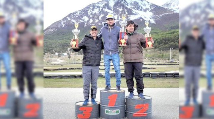 Duelo de pilotos en el kartódromo de Ushuaia