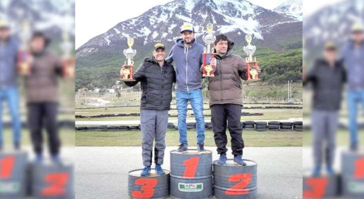 Duelo de pilotos en el kartódromo de Ushuaia