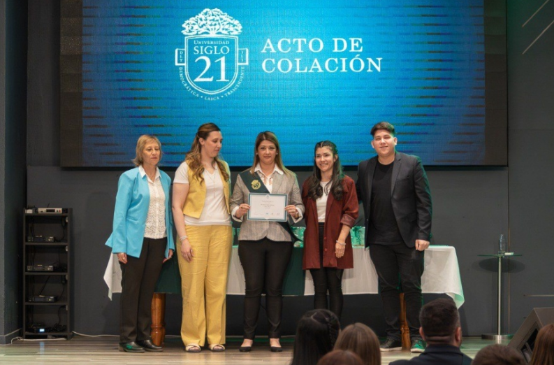 El Municipio acompañó el acto de egreso de la Universidad Siglo XXI en Río Grande