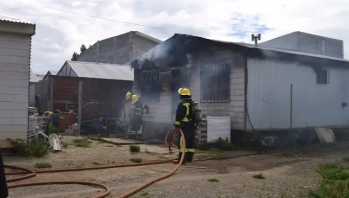 Incendio destruyo una vivienda, no hubo personas lesionadas