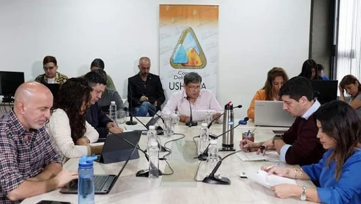 Ultima sesión: Concejales trataran aumento tarifas de taxis y habilitación de UBER