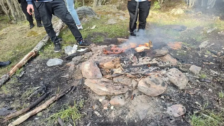 Tres jóvenes demorados por hacer una fogata en el campo