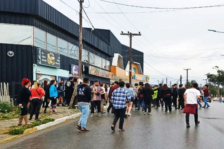 Tres detenidos por una pelea generalizada a la salida del boliche