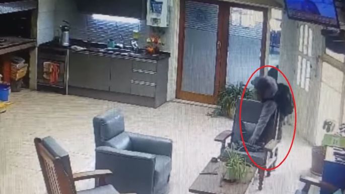 Indignación en Ushuaia: aprovechó salida de Bomberos y se metió a robar en el cuartel Indignación en Ushuaia: aprovechó salida de Bomberos y se metió a robar en el cuartel