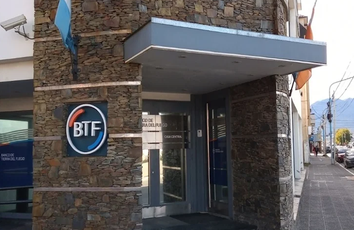 Bancarios con aumento salarial del 43% para Enero