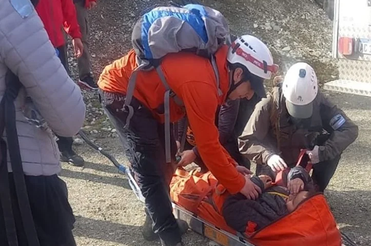 Rescate de una turista en senda a Estancia Túnel