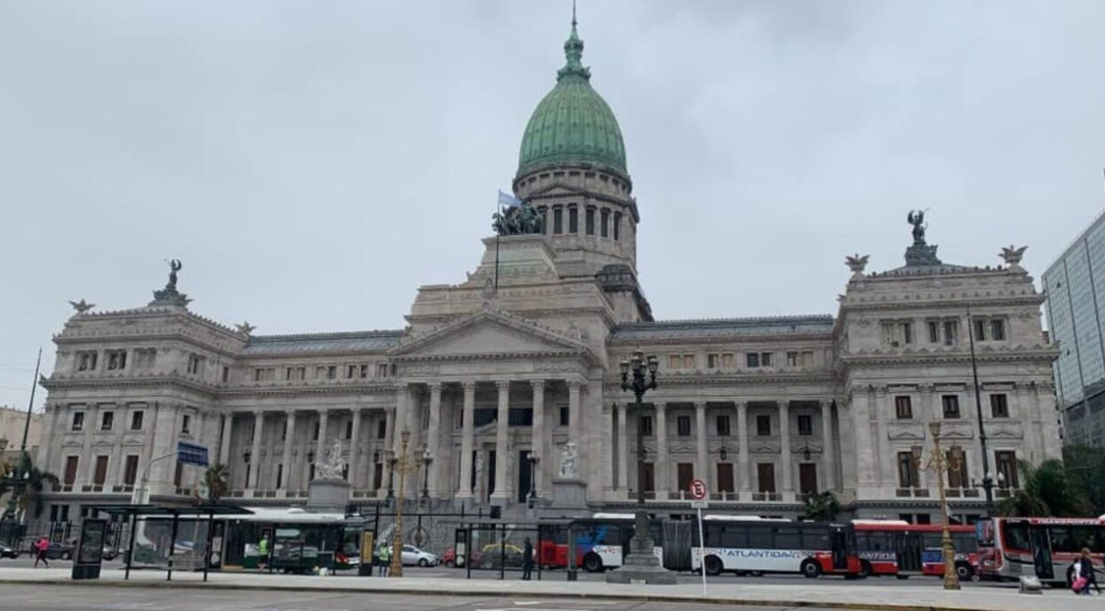 Intensa jornada: Comenzó la maratónica sesión para debatir la Ley Ómnibus