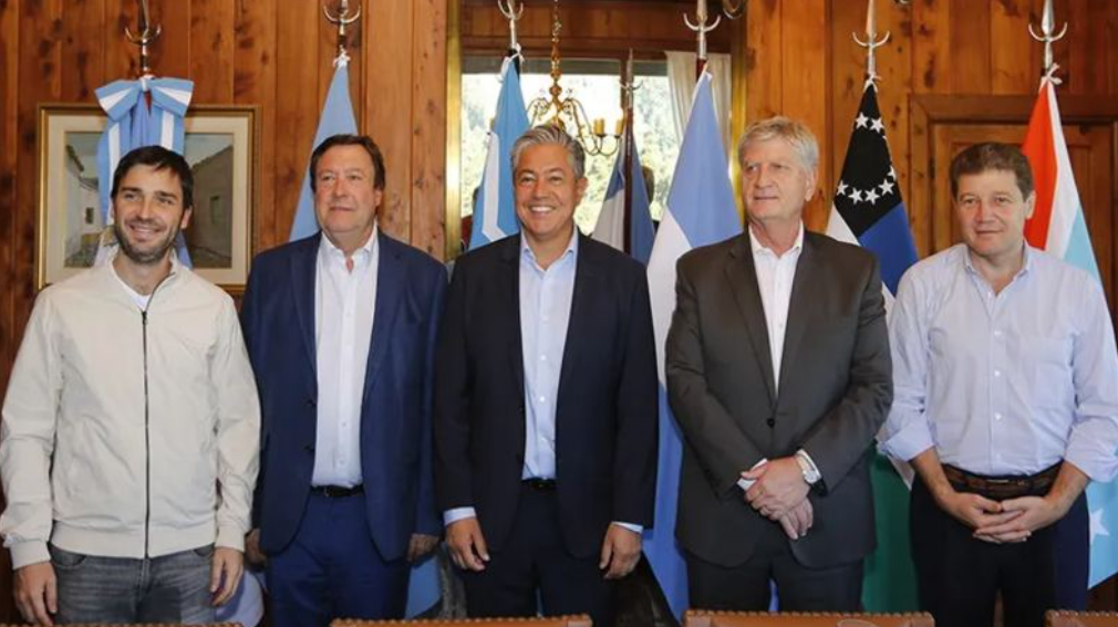 DNU y Ley Omnibus “Declaración de Villa la Angostura”: en detalle, los reclamos de los gobernadores patagónicos DNU y Ley Omnibus “Declaración de Villa la Angostura”: en detalle, los reclamos de los gobernadores patagónicos