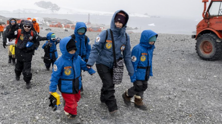 Rompehielos Irizar: La Base Esperanza fue reabastecida y se realizó el recambio de la dotación invernante