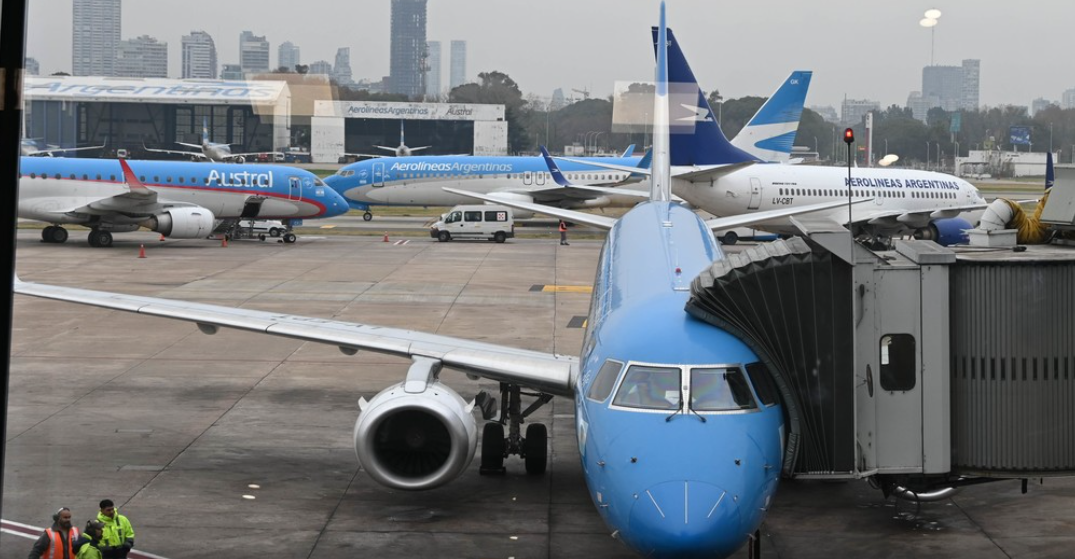 Por el paro de la CGT, Aerolíneas Argentinas canceló 295 vuelos, otros venian hacia RIO GRANDE y reprogramará otros 26