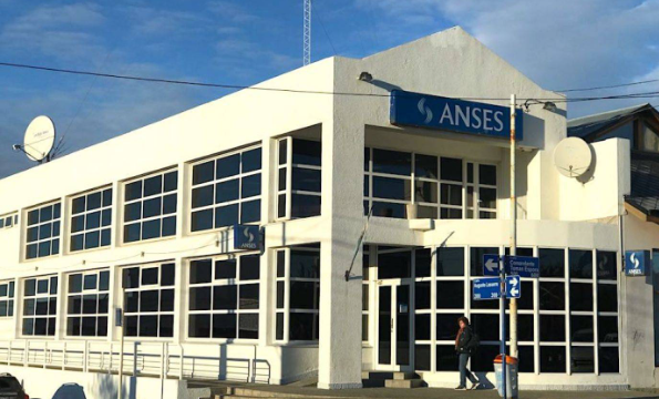 Denuncian 2 despidos en ANSES de Río Grande Denuncian 2 despidos en ANSES de Río Grande