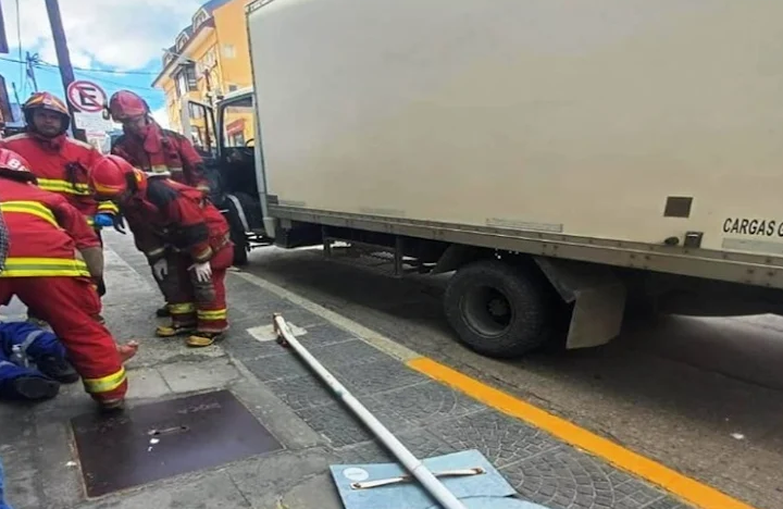 Un lesionado por un camión sin frenos en el centro de Ushuaia Un lesionado por un camión sin frenos en el centro de Ushuaia