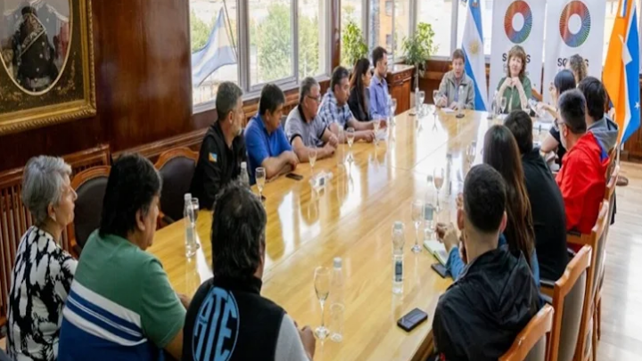 Gobierno convoco a gremios estatales el lunes en Rio Grande