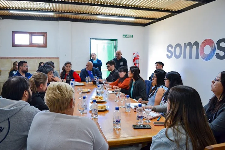 Gobierno ofreció a gremios estatales solo aumento en Ayuda Escolar y las Asignaciones Gobierno ofreció a gremios estatales solo aumento en Ayuda Escolar y las Asignaciones