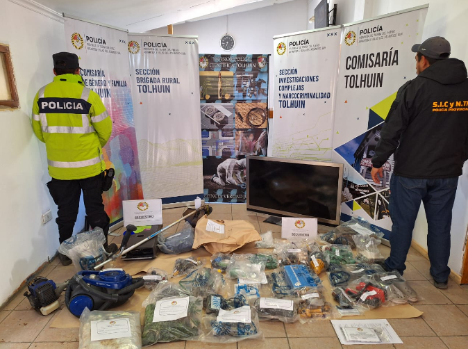 5 allanamientos: Esclarecen varios robos en Tolhuin y secuestran plantas de marihuana