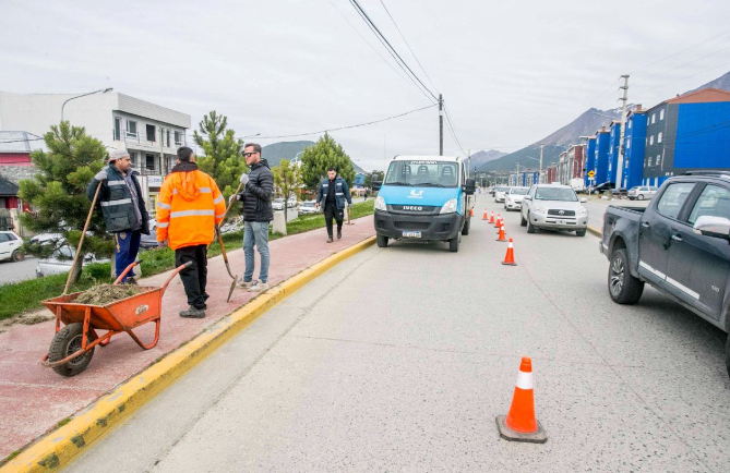 Ponen en valor las veredas en Hipólito Yrigoyen