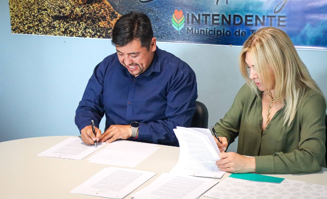 Firman la concesión para la confitería en «Dulces Sueños»