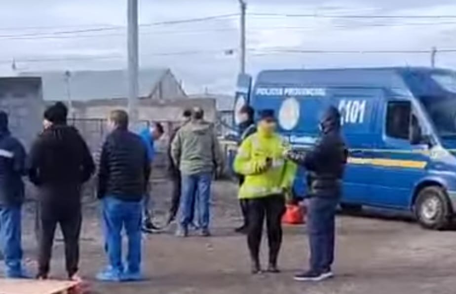 Doble homicidio en Río Grande: Encuentran a una pareja asesinada a puñaladas en una habitación de una casa en margen sur