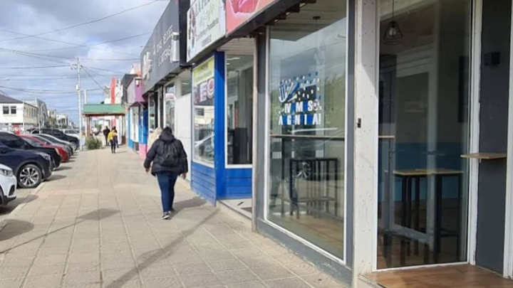 34 Despidos en comercios de TDF por baja en ventas