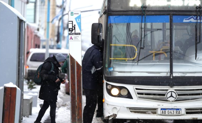 Suba del 941%: El boleto del colectivo en Ushuaia ya cuesta $800