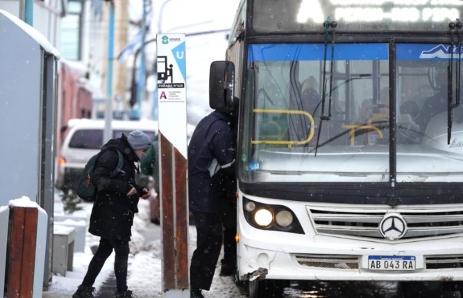 Suba del 941%: El boleto del colectivo en Ushuaia ya cuesta $800