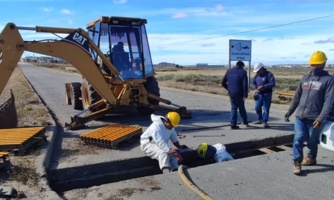Trabajos de mejoras en sumideros del Barrio de las Aves